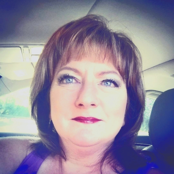 Meet your Posher, Dusti - Picture 1 of 1